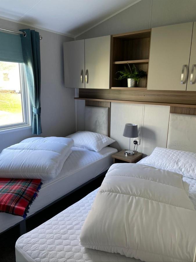 6 Berth Comfy Homely Caravan, Dog Friendly Belton with Browston Buitenkant foto