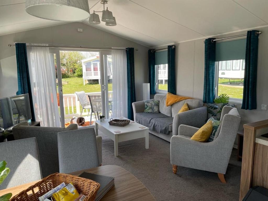 6 Berth Comfy Homely Caravan, Dog Friendly Belton with Browston Buitenkant foto