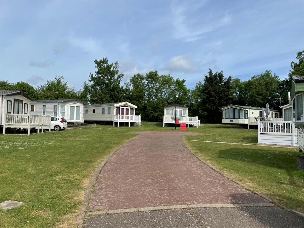 6 Berth Comfy Homely Caravan, Dog Friendly Belton with Browston Buitenkant foto