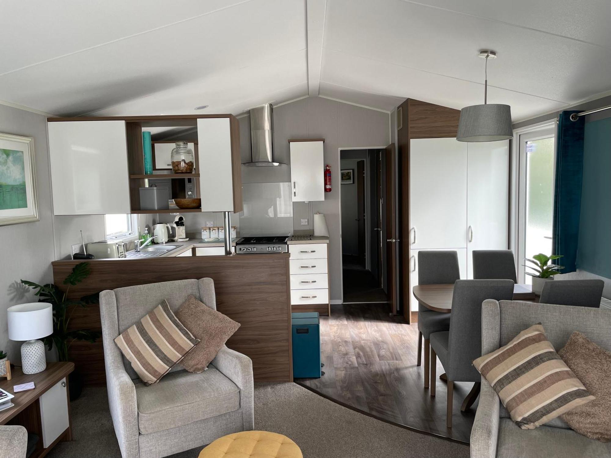 6 Berth Comfy Homely Caravan, Dog Friendly Belton with Browston Buitenkant foto